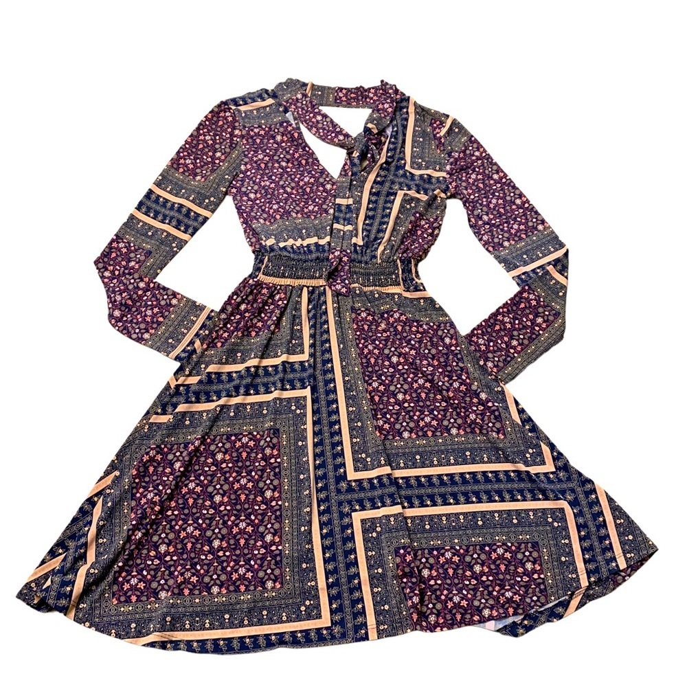 BCBGeneration | Multi Print Long Sleeve Size Small Dress Neck Tie Print